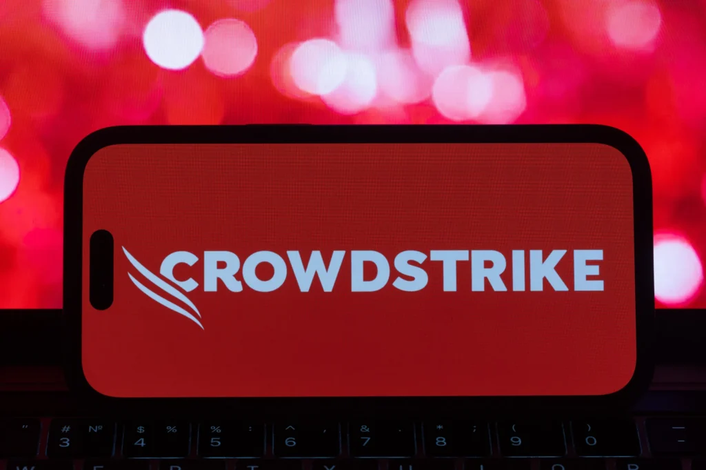 crowd strike logo